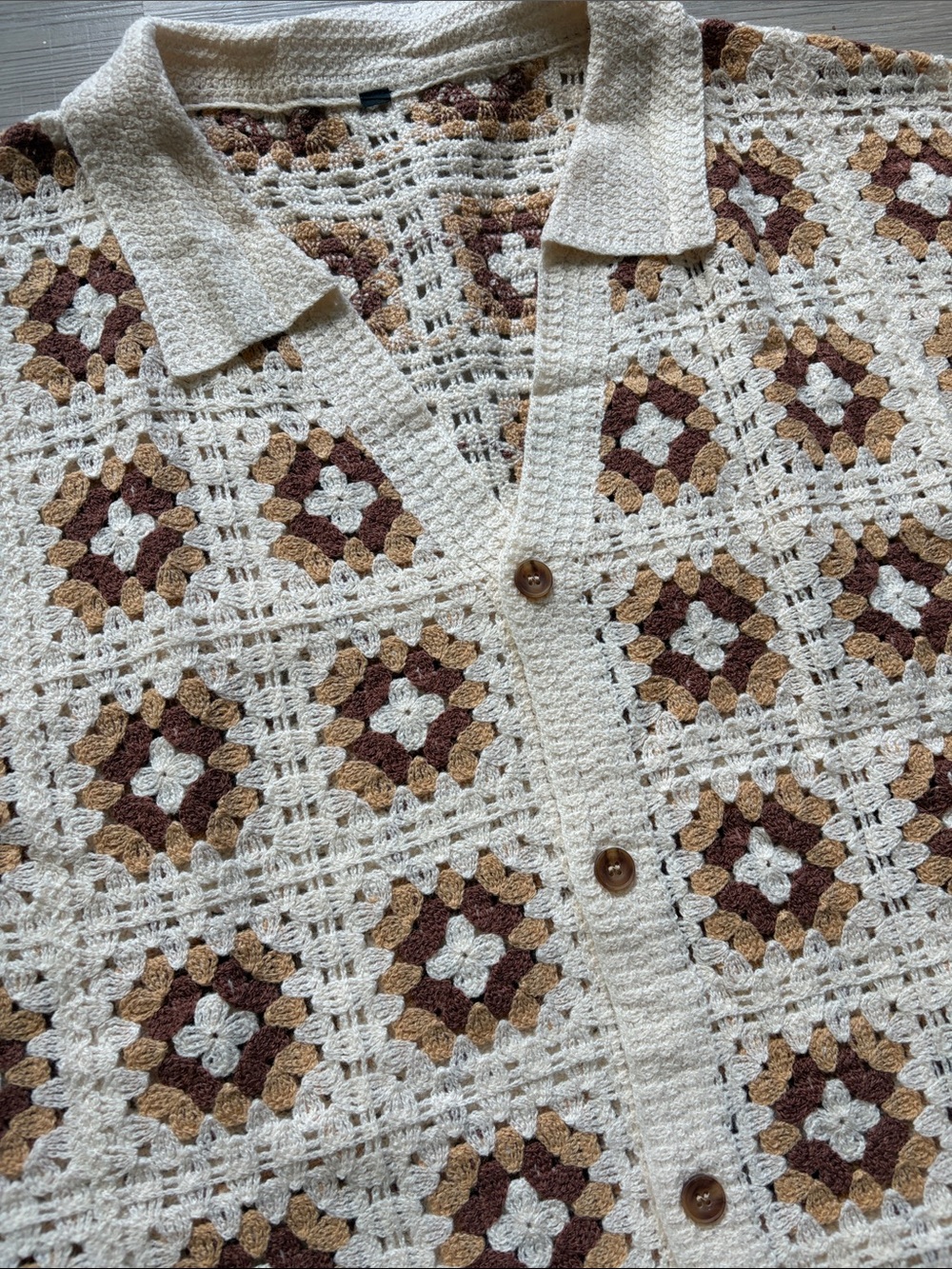 Never worn !!!Men's Cream Crochet Button-Down Short Sleeve Shirt - Picture 3 of 6
